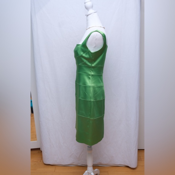 Jax Green Sleeveless Dress - Picture 3 of 7